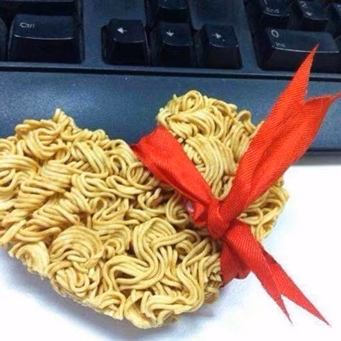 Khi muốn tặng quà cho bạn gái nhưng kinh tế có hạn...