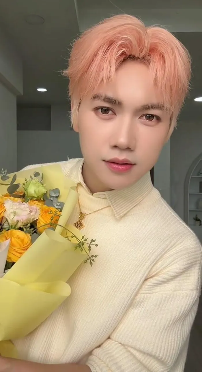 Tuy nhiên, khi được đặt trong một ngữ cảnh hài hước trên TikTok, nó lại mang một ý nghĩa hoàn toàn khác. Câu nói này được sử dụng để trêu chọc, chọc cười hoặc tán tỉnh một cách dí dỏm. Nhiều người nổi tiếng cũng đã tham gia vào trend này khiến câu nói ngày càng được viral mạnh mẽ.