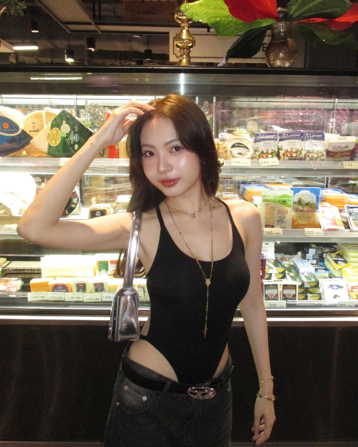 Cardncyn hiện là một hot girl mạng khá có tiếng ở Thái Lan.