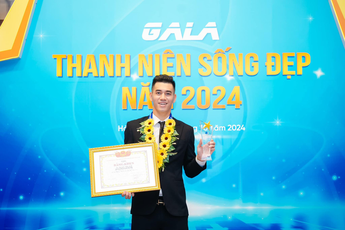 Tiến Linh nổi tiếng là gương mặt hoạt động tích cực trong công tác thiện nguyện. Anh hiện là Đại sứ tình nguyện của tỉnh Bình Dương, được trao tặng danh hiệu "Thanh niên sống đẹp 2024".