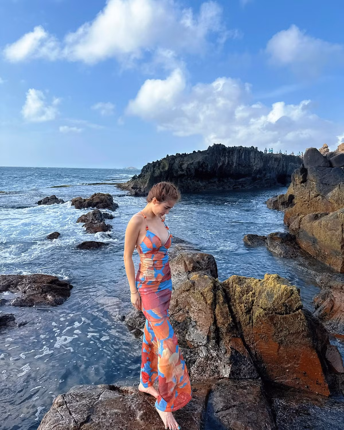 Ở tuổi 36, Khánh Chi vẫn sở hữu thân hình vạn người mê.