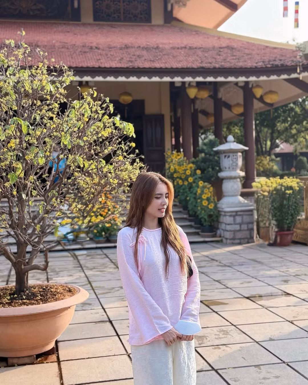 Thời gian gần đây, Khánh Chi có cuộc sống nhẹ nhàng, yên bình, chủ yếu tập trung vào công việc.