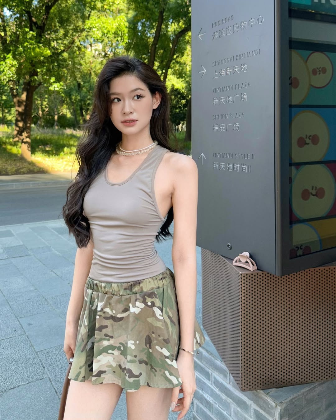 Bùi Lê Mai Hương (SN 2000, Hà Nội) từng theo học khoa Quốc tế, Đại học Quốc gia Hà Nội.