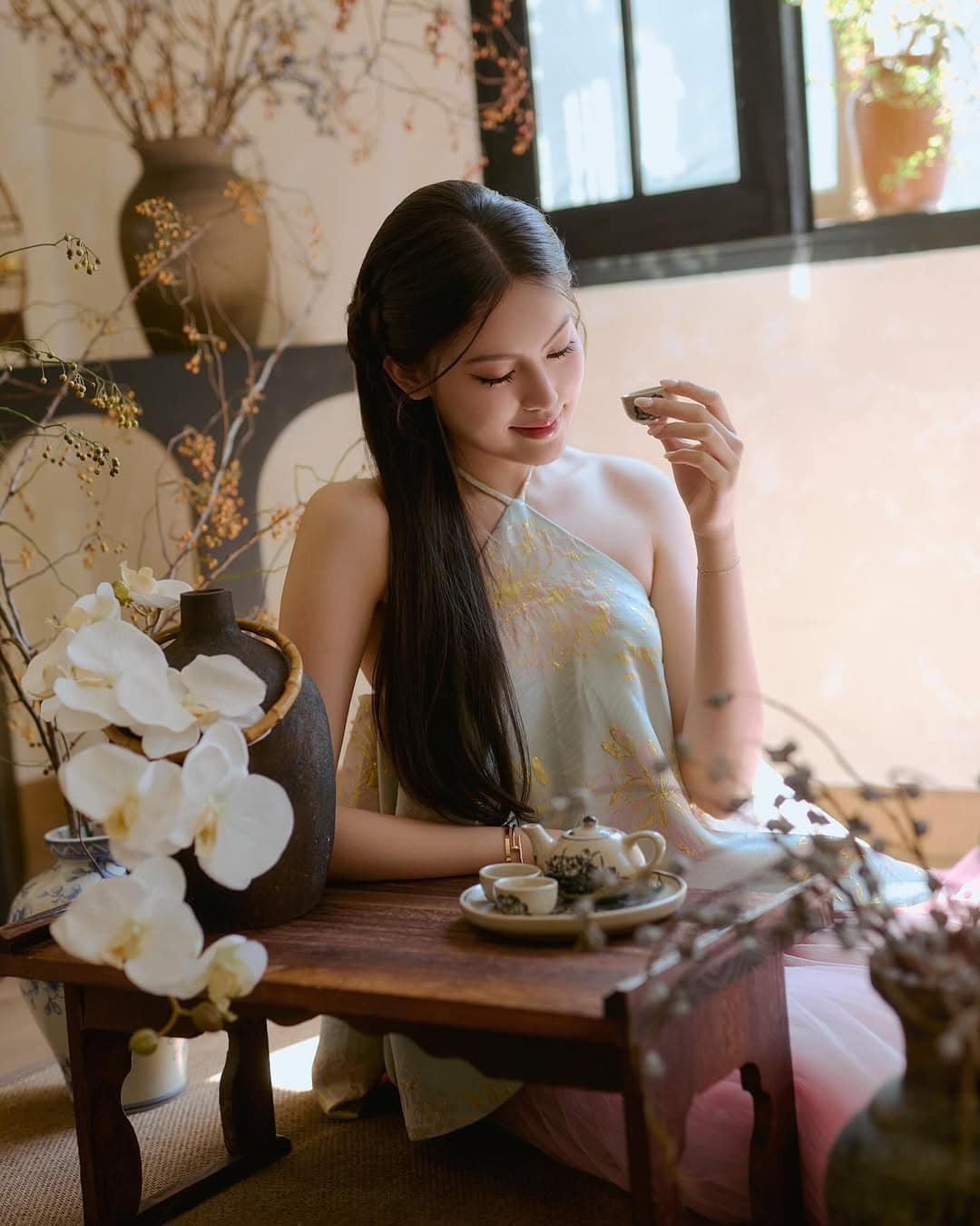 Sau drama nổ ra, làn sóng so sánh giữa Tăng Mỹ Hàn và bạn gái cũ HIEUTHUHAI trở nên mạnh mẽ. Nhiều người đã tràn vào trang cá nhân của Mỹ Hàn để lại bình luận. Chính vì vậy cô nàng đã phải khóa bình luận trên trang cá nhân, không đăng thêm bài viết mới.