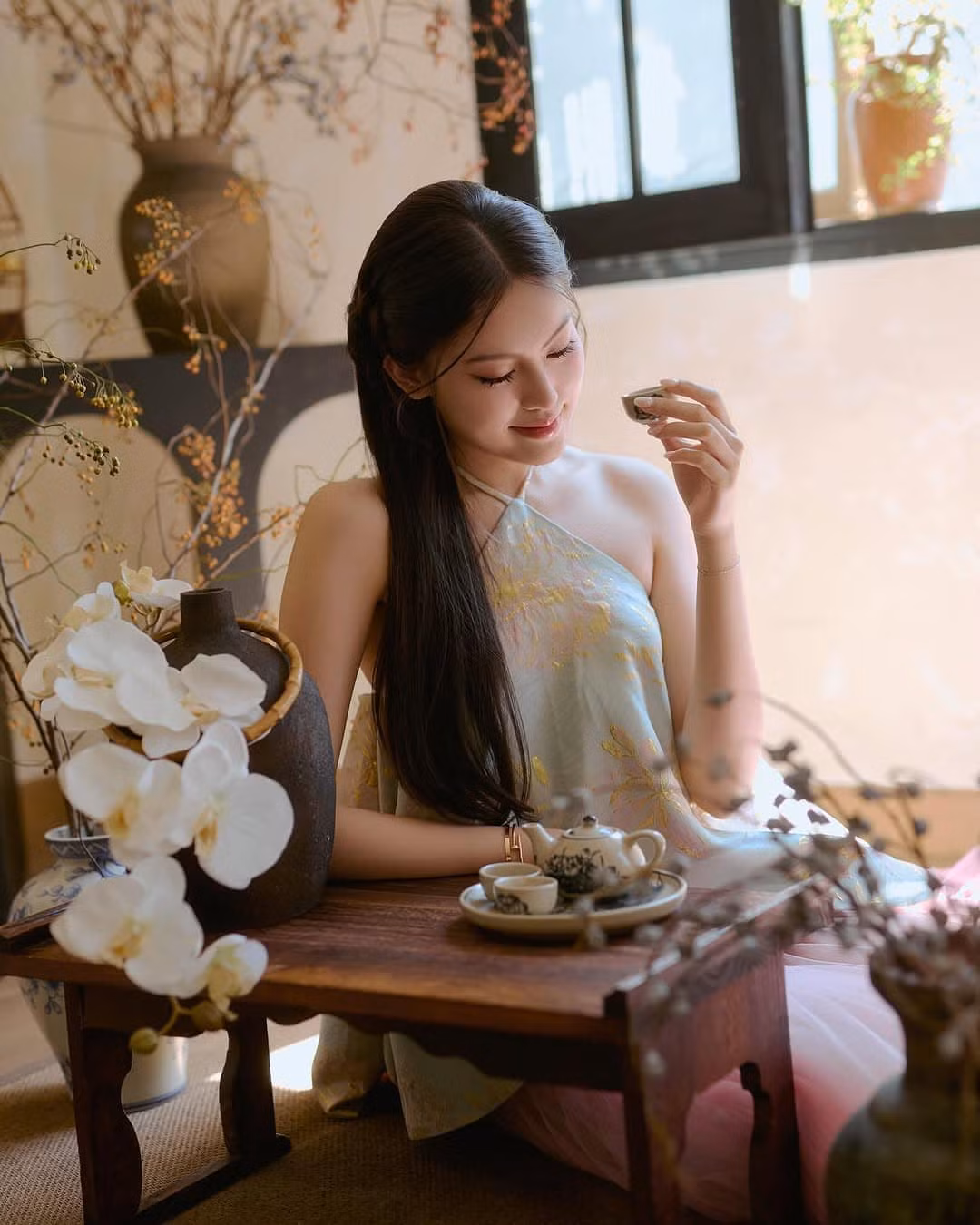 Sau drama nổ ra, làn sóng so sánh giữa Tăng Mỹ Hàn và bạn gái cũ HIEUTHUHAI trở nên mạnh mẽ. Nhiều người đã tràn vào trang cá nhân của Mỹ Hàn để lại bình luận. Chính vì vậy cô nàng đã phải khóa bình luận trên trang cá nhân, không đăng thêm bài viết mới.