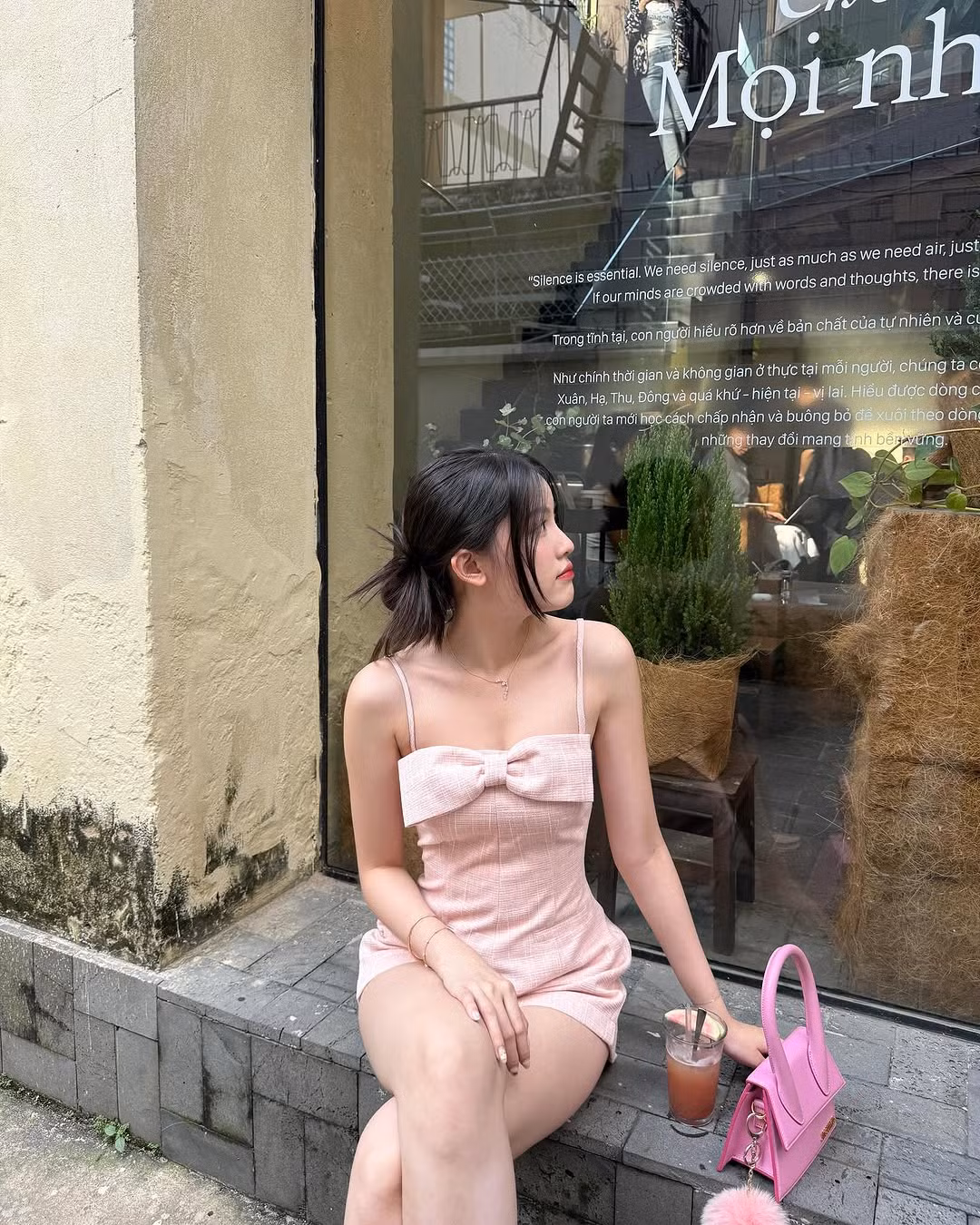 Tăng Mỹ Hàn tốt nghiệp một trường quốc tế ở Quận 7, TPHCM. Đây là một trong những trường quốc tế có tiếng, học phí lên tới 600 triệu/năm đối với bậc THPT.