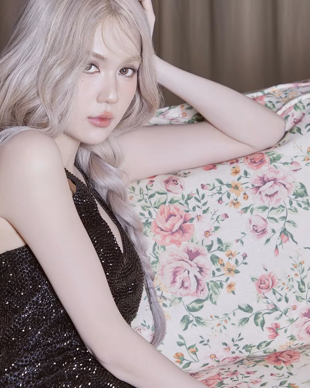 Về sự nghiệp, Ngọc Trinh chẳng còn "chạy show" nhiều như trước, có vẻ như từng sự xuất hiện trong các sự kiện được cô nàng cân đo đong đếm để phù hợp với hình ảnh hiện tại hơn.