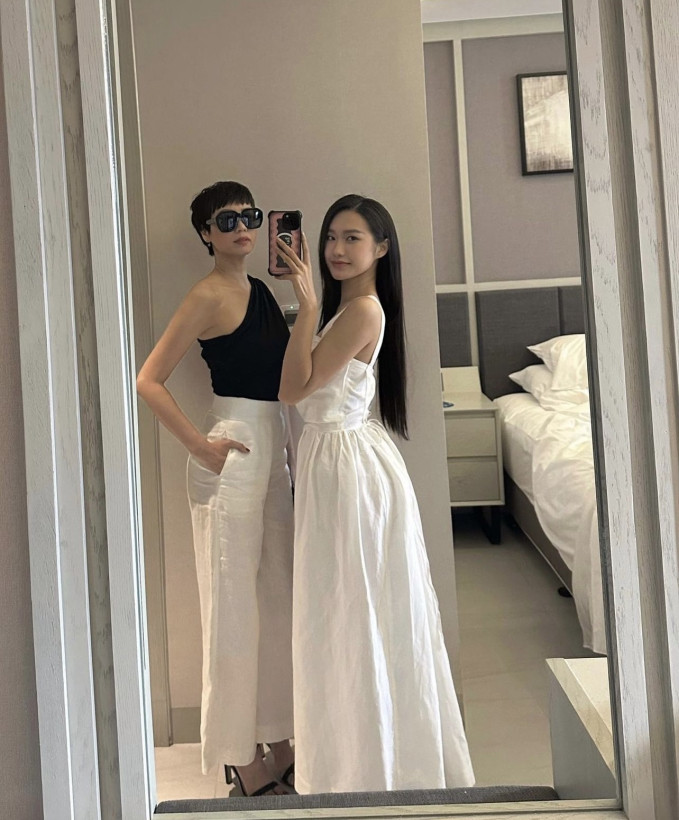 Nhiều lần Doãn Hải My đăng tải hình ảnh với mẹ lên trang cá nhân đều gọi vui là "chị mẹ".