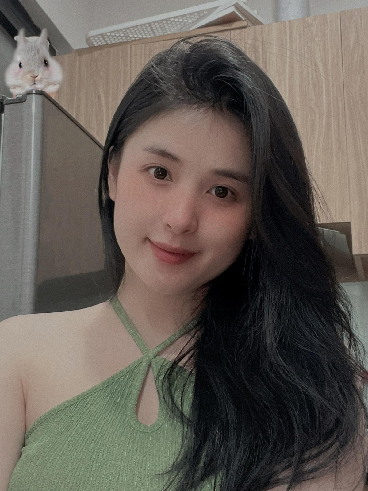 Không chỉ là một streamer, Thảo Nari còn thường xuyên chia sẻ về cuộc sống cá nhân, gu thời trang, làm đẹp và du lịch.