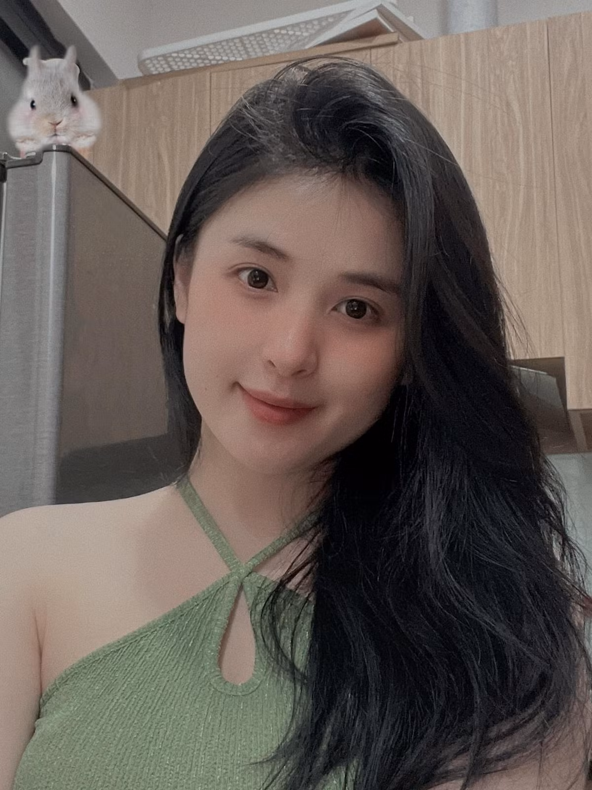 Không chỉ là một streamer, Thảo Nari còn thường xuyên chia sẻ về cuộc sống cá nhân, gu thời trang, làm đẹp và du lịch.