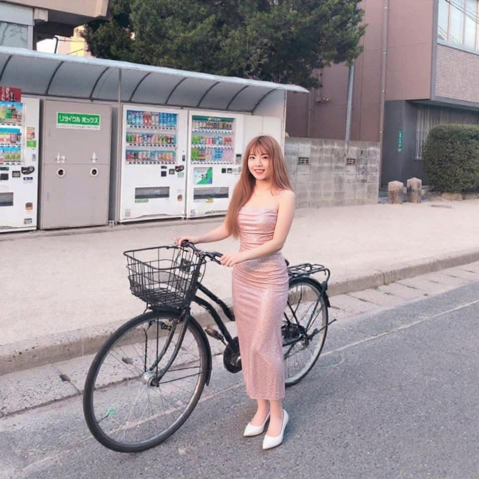 Chức năng ứng dụng trí truệ nhân tạo này không chỉ đổi đồ, mà còn chỉnh sửa vóc dáng của người dùng, tạo ra hình thể thanh mảnh hơn.