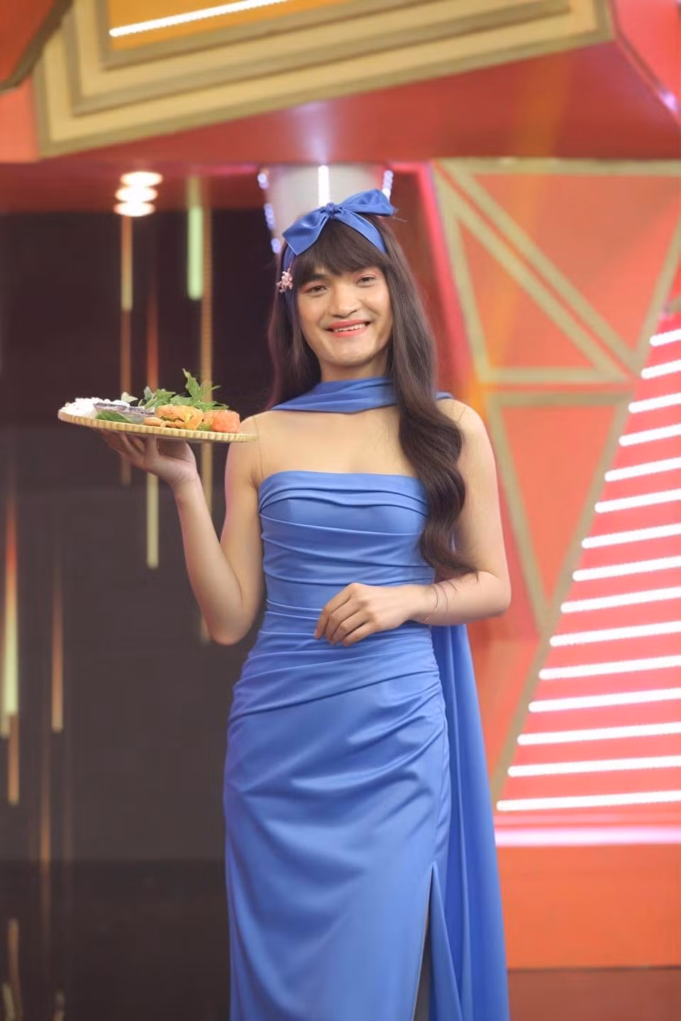 Bên cạnh chiếc váy hồng hot hit, nhiều người nổi tiếng khác cũng lựa chọn những mẫu váy khác để diện thử.