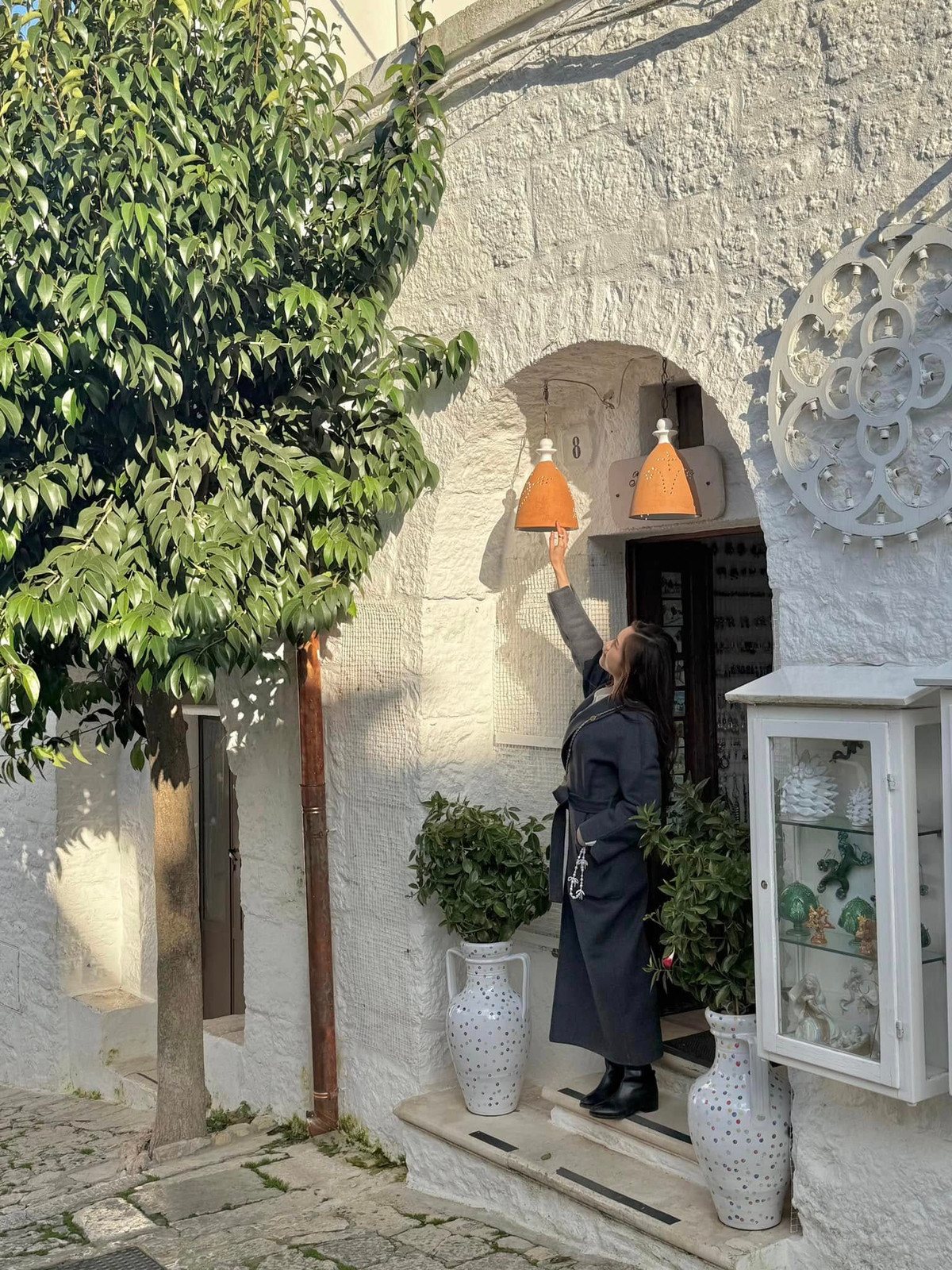 Cô nàng hào hứng chia sẻ những hình ảnh đầu tiên check-in ở Ý và những trải nghiệm của cô nàng.