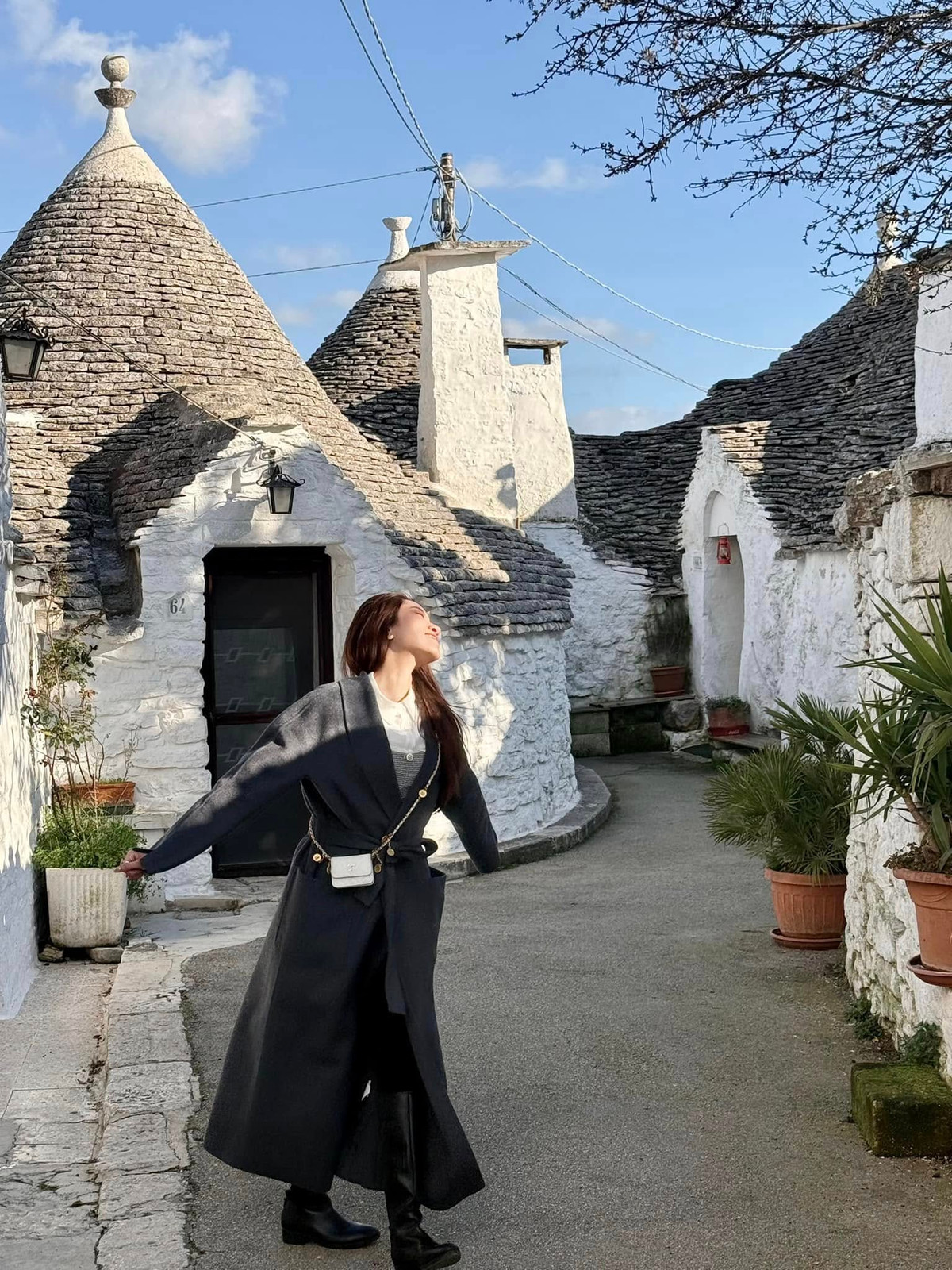 Trước đó ít lâu, Thanh Thanh Huyền đã đăng tải hình ảnh trong chuyến du lịch châu Âu của mình.