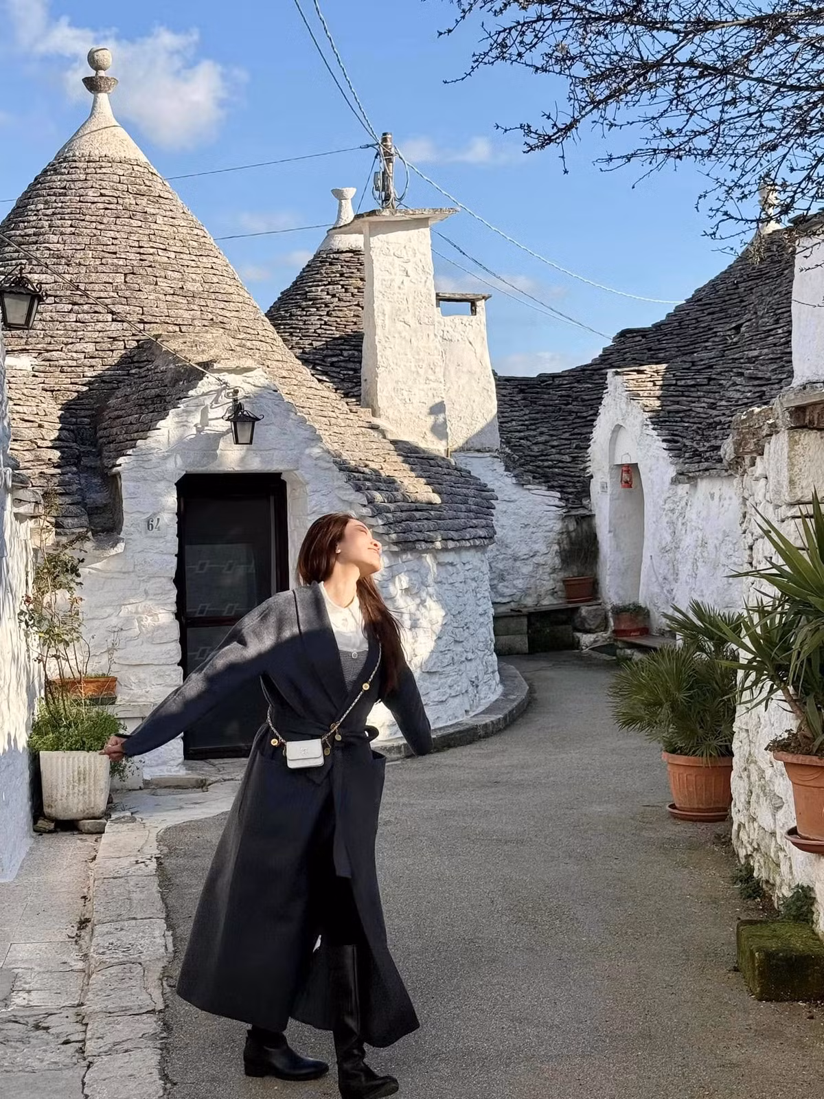 Trước đó ít lâu, Thanh Thanh Huyền đã đăng tải hình ảnh trong chuyến du lịch châu Âu của mình.