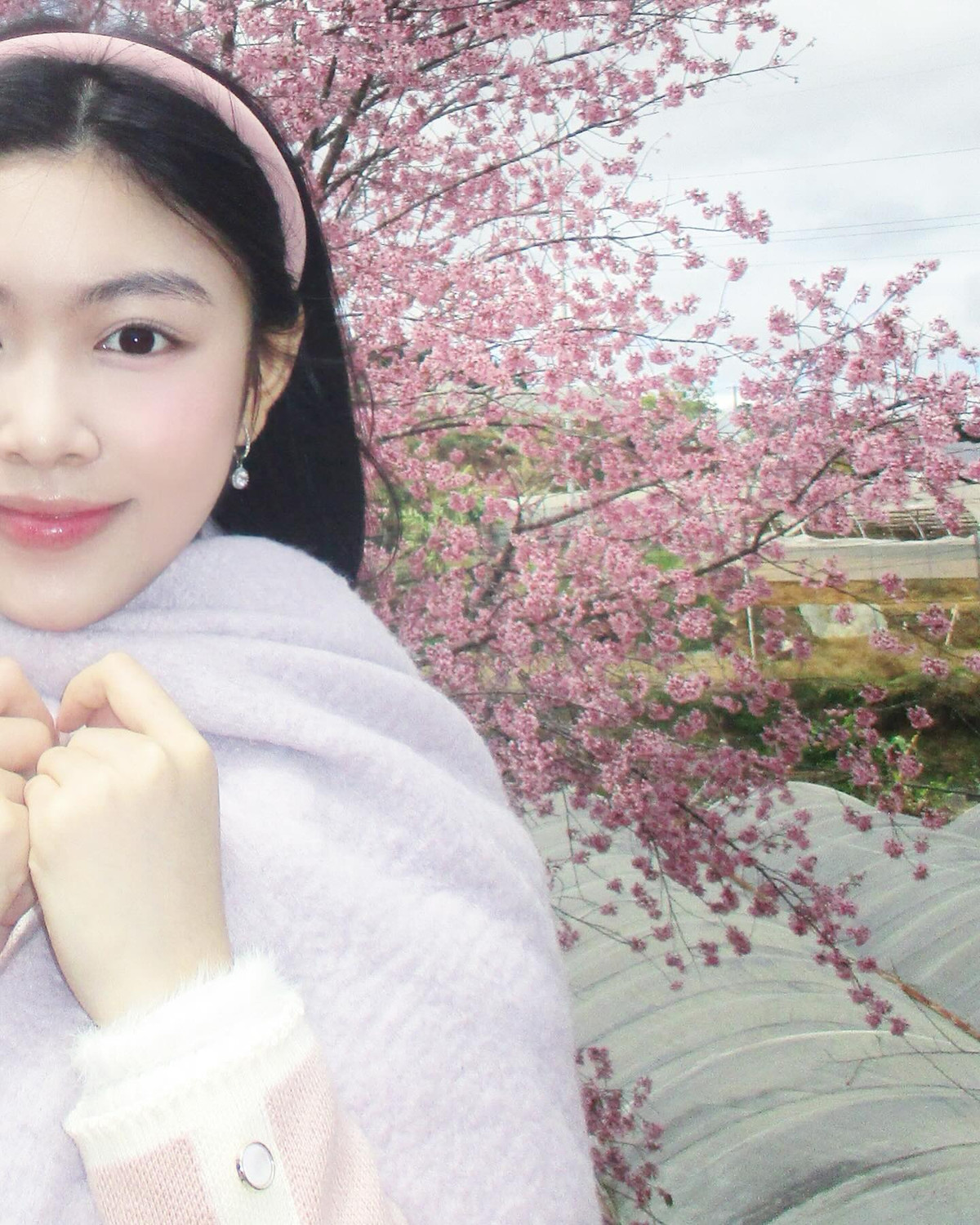 Đôi mắt sáng, nụ cười rạng rỡ cùng thần thái dịu dàng giúp Lọ Lem ghi điểm tuyệt đối trong lòng người hâm mộ.