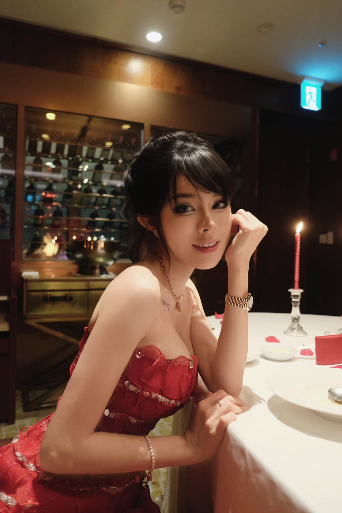 Bích Hạnh cũng thường xuyên xuất hiện để cổ vũ bạn trai cầu thủ trong những trận đấu quan trọng.