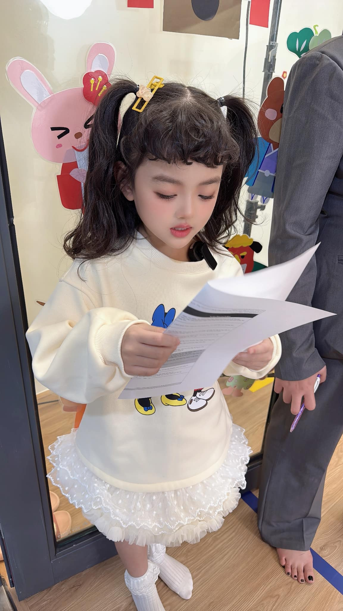 Ở tuổi lên 7, cô bé sở hữu ngoại hình cực kỳ đáng yêu khiến nhiều người không khỏi trầm trồ khen ngợi.