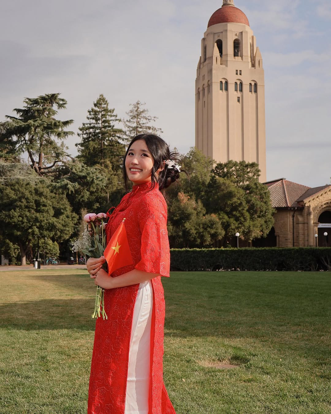 Nhắc đến cô bạn, nhiều người nghĩ ngay đến câu nói "quá là sến" dường như đã trở thành bản quyền riêng của Jenny Huỳnh.