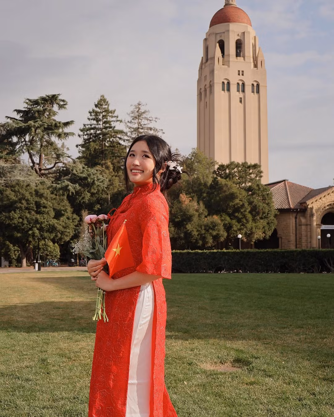 Nhắc đến cô bạn, nhiều người nghĩ ngay đến câu nói "quá là sến" dường như đã trở thành bản quyền riêng của Jenny Huỳnh.