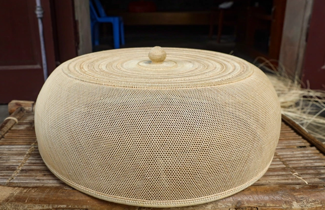 Chuyen ve chiec long ban gia 30 trieu dong duoc dai gia san don-Hinh-2