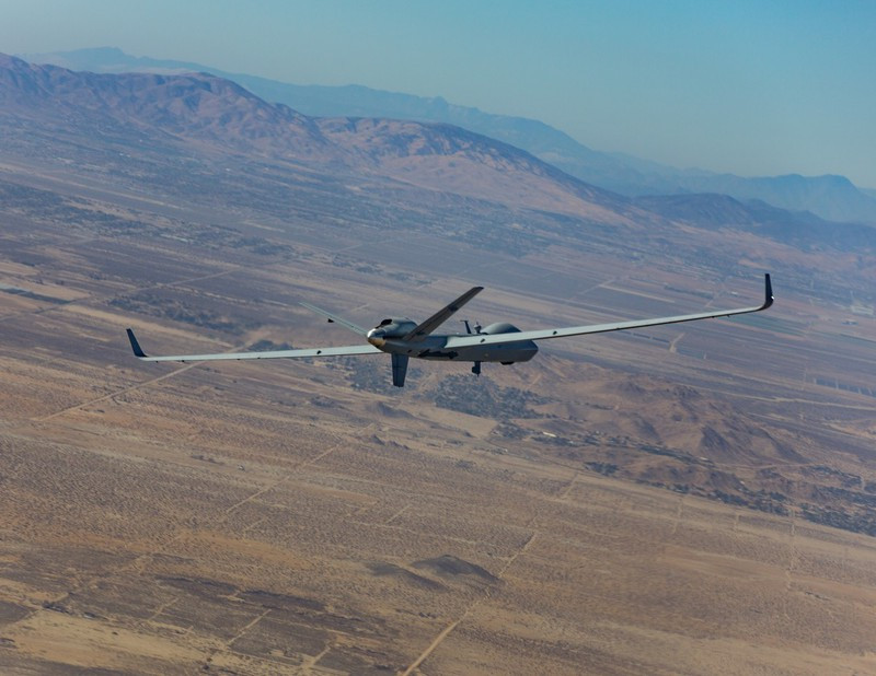 MQ-9B SkyGuardian: Máy bay không người lái này sẽ được Không quân Hoàng gia Anh sử dụng như một phần trong chương trình Protector RG Mk1 vào năm 2020, được thiết kế nhằm đáp ứng với các yêu cầu bay chuẩn STANAG 4671 của NATO cũng như các tiêu chuẩn bay và thiết kế Def Stan 00-970 của Anh. UAV này có trọng lượng cất cánh tối đa là 5.670 kg và có thể mang được bom dẫn đường bằng laser GBU-12 Paveway hoặc tên lửa AGM114 Hellfire.
