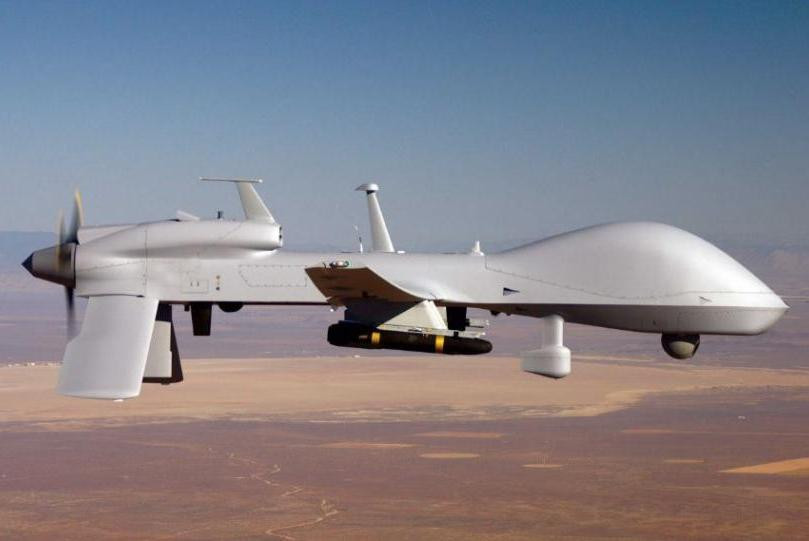 MQ-1C Gray Eagle: Hệ thống máy bay không người lái MQ-1C Gray Eagle được phát triển như một phần trong kế hoạch hiện đại hóa Không quân Mỹ. MQ-1C Gray Eagle đáp ứng được các yêu cầu về trinh sát, giám sát và nhận diện mục tiêu. Máy bay không người lái này có thể mang theo 4 tên lửa Hellfire và có thể hoạt động trong thời gian 25 tiếng.