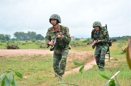 Thực hành mở cửa bằng mìn DH.