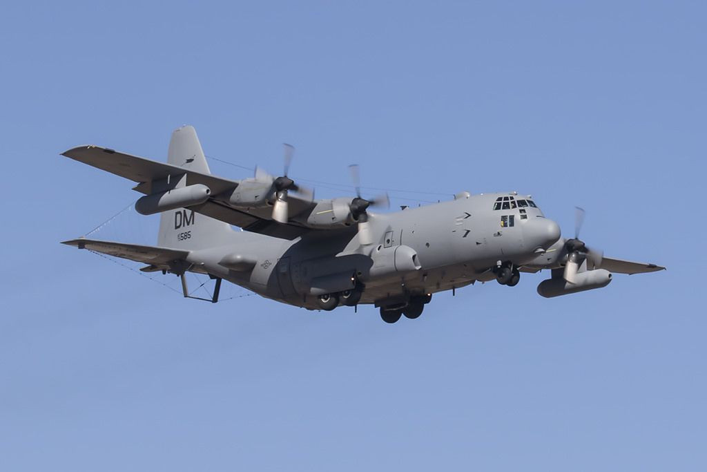 Việc cải thiện thông tin liên lạc bên ngoài cho phép phi hành đoàn duy trì nhận thức tình huống và giữ vững kết nối trong môi trường chiến tranh điện tử.