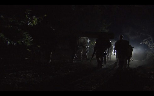 Bài huấn luyện cuối cùng là thử thách sức bền và ý chí. Trong chiến trận, các xạ thủ bắn tỉa thường phải hoạt động đơn độc nhưng không vì thế mà bài tập phối hợp đồng đội bị bỏ qua. Cả khóa sẽ phải cùng nhau vượt qua thử thách: 16 người phải hành quân và mang theo 4 đồng đội bị thương về đích cách đó 23 dặm (khoảng 40km).