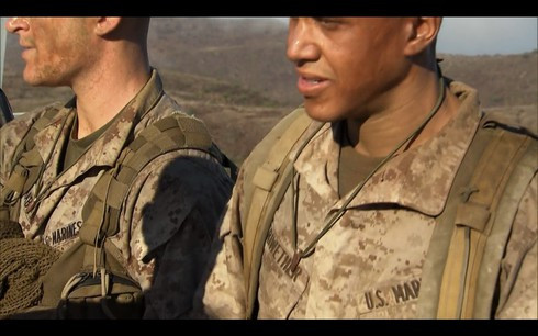 Những người tốt nghiệp sẽ được trao một chiếc vòng cổ “Cái răng của Hog” (Hog's Tooth) bằng dây nilon – đây là một trong những linh vật được sử dụng từ ngày lực lượng bắn tỉa được thành lập.