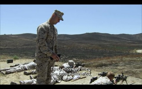 Tất nhiên, đối với những tay súng bắn tỉa thì độ chính xác và tính thời điểm là tiêu chí hàng đầu. Các học viên hàng ngày được yêu cầu phải chạy với toàn bộ đồ nghề nặng hàng chục kg của mình từ doanh trại ra trường bắn. Ngay khi đến nơi, họ không được phép nghỉ mà phải thiết lập vị trí bắn và nổ súng càng sớm càng tốt.