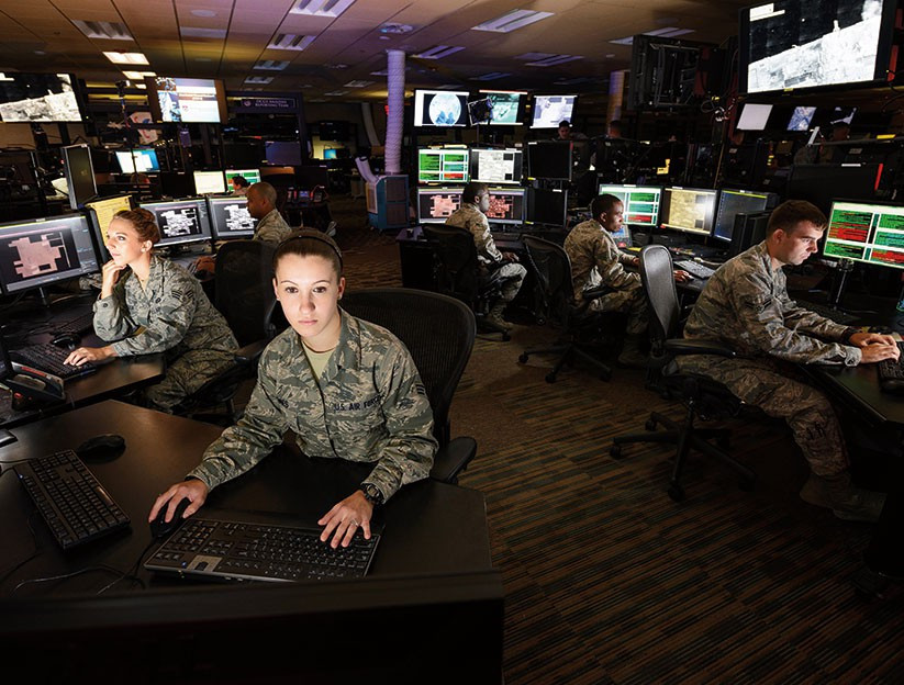 Ông Konstantin Sivkov tin rằng, hệ thống phòng thủ của nhóm tàu sân bay Mỹ sẽ vô hiệu hóa các tàu ngầm và máy bay tuần tra của Trung Quốc, khiến họ không xác định được vị trí đối phương.