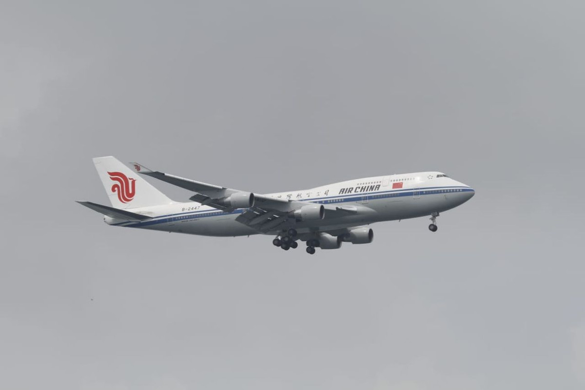 Khoảng 14h35 chiều 10/6 (giờ địa phương), máy bay Boeing 747 của hãng hàng không Air China (Trung Quốc) chở nhà lãnh đạo Triều Tiên Kim Jong-un đã tới Singapore, hai ngày trước khi Thượng đỉnh Mỹ-Triều chính thức diễn ra. Ảnh: ST.
