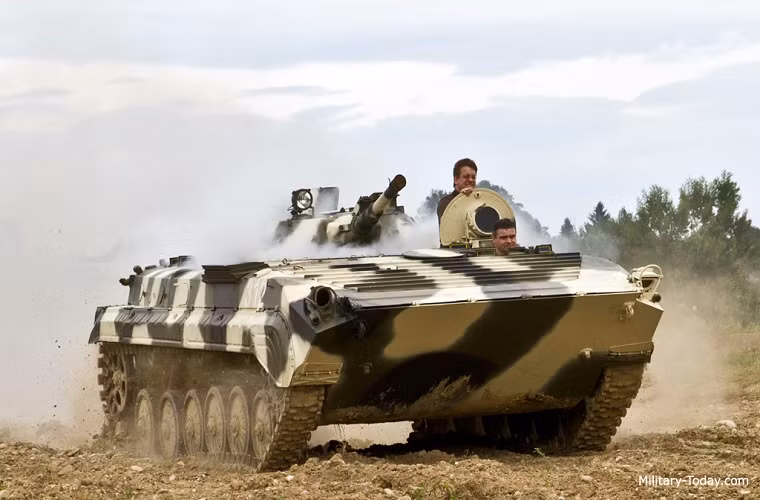 Trong đó, module chiến đấu Stilet được trang bị pháo ZTM-2 30mm, giáp gia cố và hệ thống quang học hiện đại với công cụ tìm kiếm và tạo hình bằng laser. Ảnh: Military Today