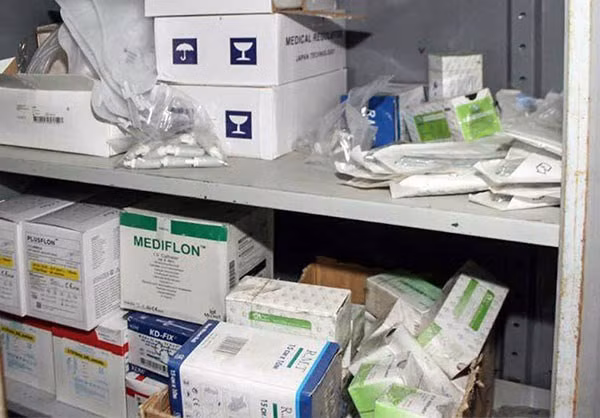 Trước đó, Nga được cho là đã tránh oanh kích vào khu vực này liên quan đến thỏa thuận hòa bình Astana được ký kết gần đây. Tuy nhiên, nước này đã nối lại các cuộc không kích ở Bắc Hama và Nam Idlib sau những cuộc tấn công liên tiếp gần đây của nhóm khủng bố.