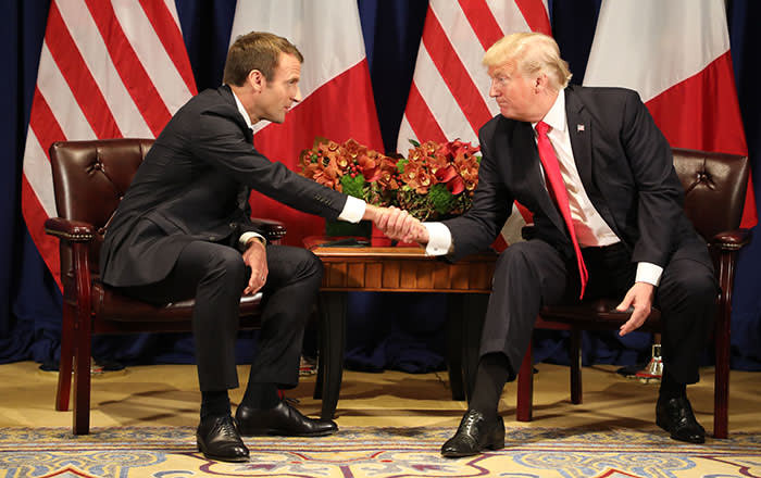 “Nền kinh tế (Mỹ) mạnh mẽ hơn, người dân lạc quan hơn, và hoạt động kinh doanh đang bùng nổ. Cũng có một số thành tựu chính sách ngoại giao lớn. Tôi nghĩ mối quan hệ với vài nhà lãnh đạo nước ngoài đã được tăng cường”, phát ngôn viên Sarah nói. Ảnh: FT.