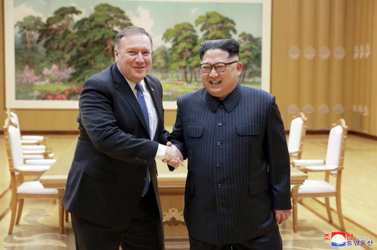 Chủ tịch Kim Jong-un đã có cuộc gặp “bí mật” với Ngoại trưởng Mỹ Mike Pompeo ngày 9/5 để chuẩn bị cho Hội nghị thượng đỉnh Mỹ-Triều. Ảnh: Ảnh: Reuters.