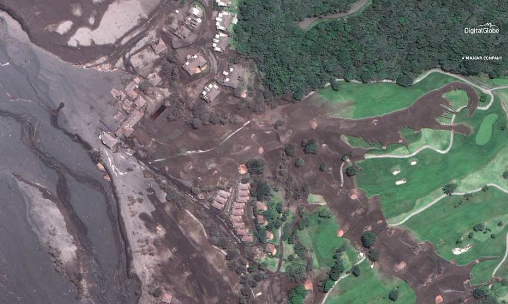 Tính đến thời điểm hiện tại, ít nhất 99 người đã thiệt mạng và gần 200 người khác vẫn mất tích trong vụ núi lửa Fuego phun trào. Ảnh chụp khu nghỉ dưỡng sân gold La Reunion bị tàn phá nghiêm trọng.