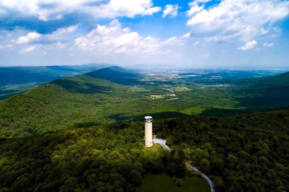 Phần còn lại của tháp Cannonball ở Pennsylvania.
