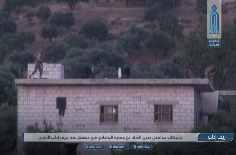 Một ngày sau, Ibaa đưa tin, lực lượng HTS đã tiêu diệt và bắt sống thêm hai chiến binh IS nữa bên ngoài căn cứ này. Ảnh: SF.