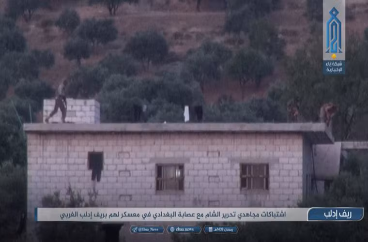 Một ngày sau, Ibaa đưa tin, lực lượng HTS đã tiêu diệt và bắt sống thêm hai chiến binh IS nữa bên ngoài căn cứ này. Ảnh: SF.