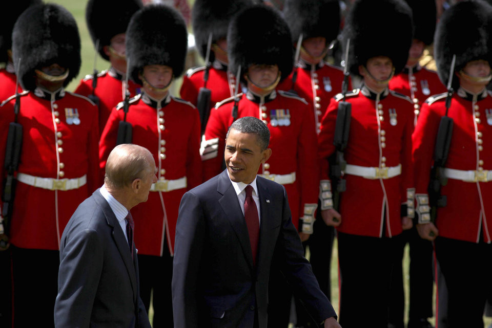 Ông từng gặp gỡ nhiều chính trị gia và người nổi tiếng, trong đó có cựu Tổng thống Mỹ Barack Obama hay diễn viên Tom Cruise,...