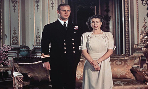 Hoàng thân Philip và Nữ hoàng Elizabeth gặp nhau từ khi họ còn nhỏ tại một đám cưới vào năm 1934. Hồi tháng 7/1947, cặp đôi công bố về lễ đính hôn của họ.