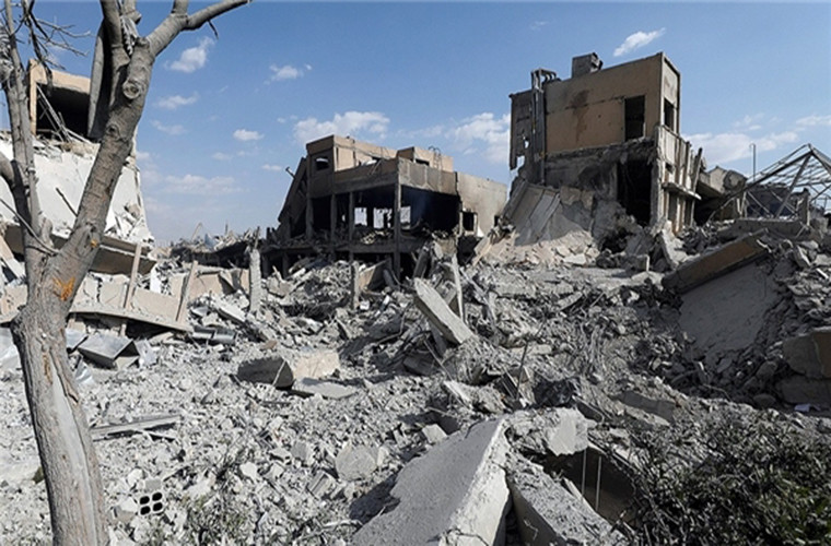 Còn ở Deir Ezzor, liên quân Mỹ bị “tố” đã tiến hành các cuộc không kích dữ dội ở khu vực phía bắc và đông tỉnh, khiến nhiều dân thường thương vong. Ảnh: FNA.