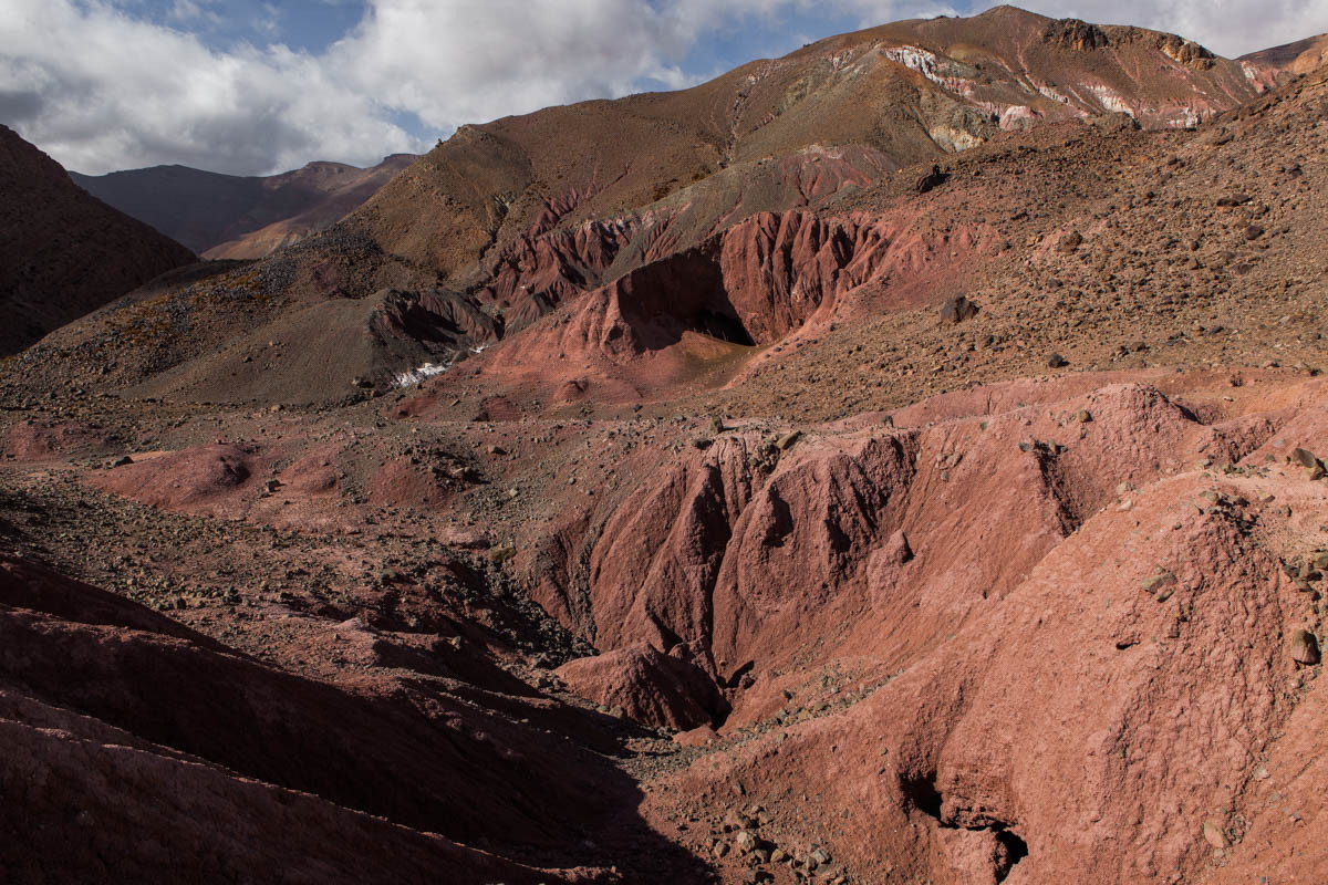 Theo Al Jazeera, nằm ở độ cao 2.000 mét so với mực nước biển, Ait-Daoud, Ait-Lahcen và Toumliline là ba ngôi làng duy nhất trong tỉnh Tinghir còn duy trì nghề khai thác muối vốn tồn tại từ cuối thế kỷ 18. (Nguồn: Al Jazeera)