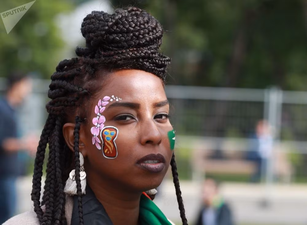 Nữ cổ động viên của đội tuyển Ả Rập Xê Út có mặt tại Nga trong mùa giải vô địch bóng đá thế giới năm nay.