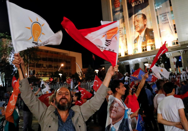 Được biết, đối thủ chính của ông Erdogan là Muharrem Ince của đảng đối lập Nhân dân cộng hòa (CHP) chỉ giành được 31%.