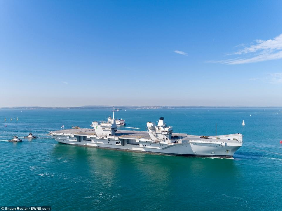 Theo các chuyên gia, con tàu này sẽ "nán lại" cảng Portsmouth, Hampshire, trong vài tuần nữa trước khi được triển khai tới Mỹ vào mùa hè này.