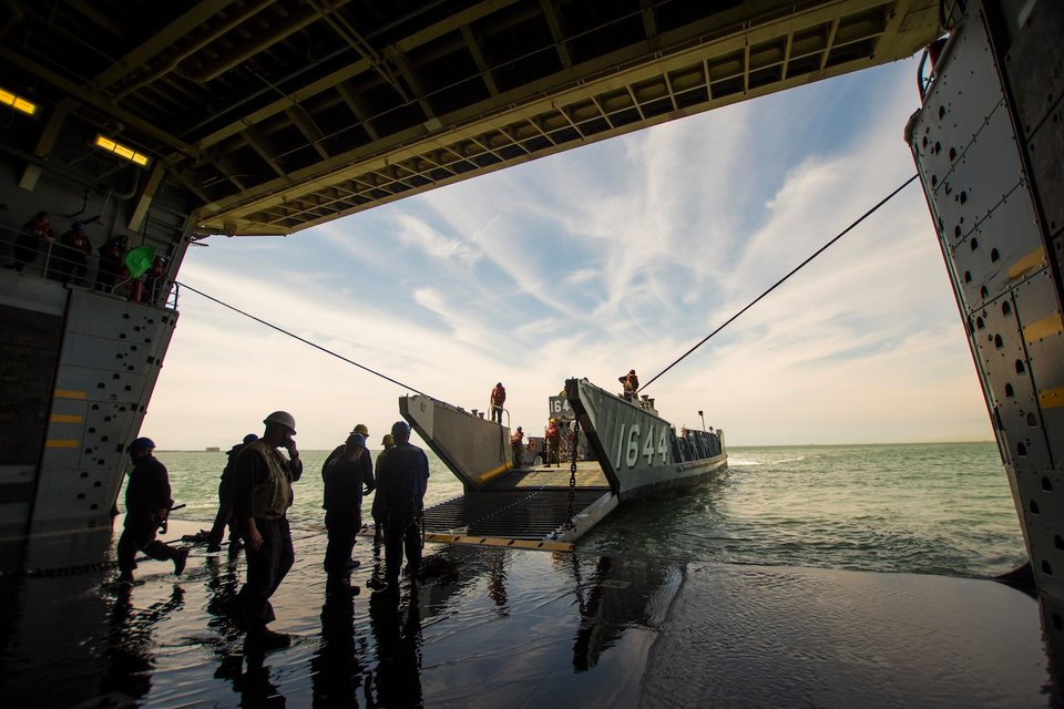Còn đây là một chiếc tàu LCU.